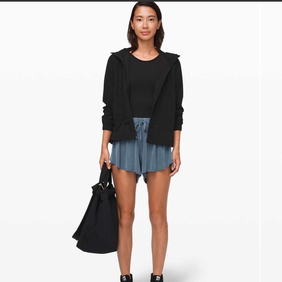 lululemon shorts - Picture 4 of 5